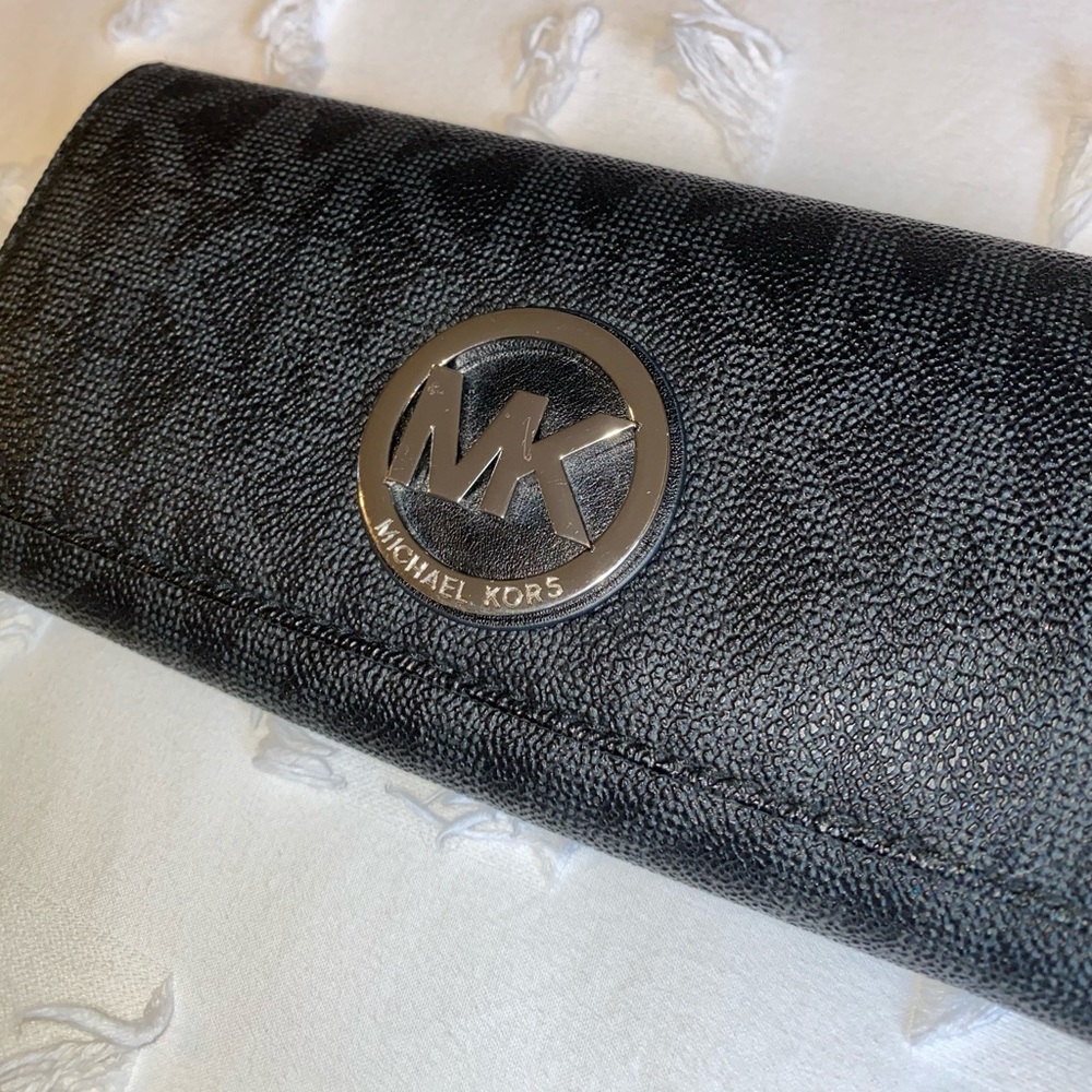 Michael Kors black Fulton Carryall wallet